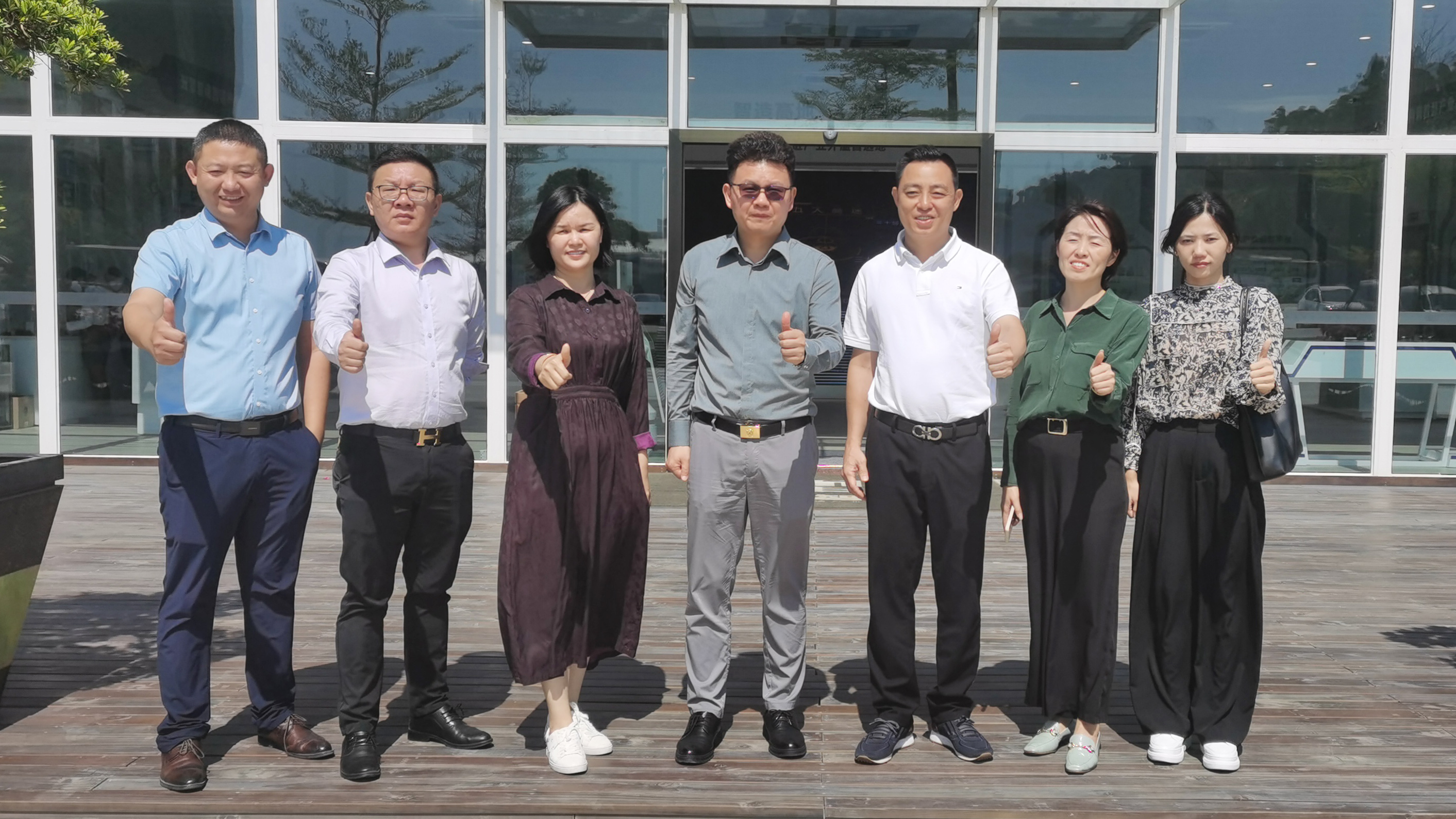 广东省青联常委、深圳市文化创意行业协会秘书长陈鹤平率队至美创智谷考察